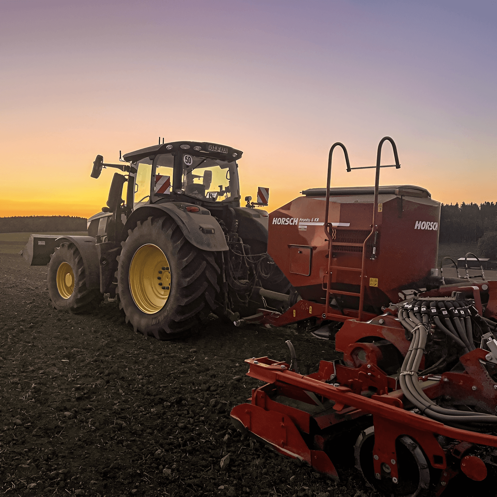 Traktor im Abendlicht – moderner Pflanzenbau auf dem Poolehof Nordstetten